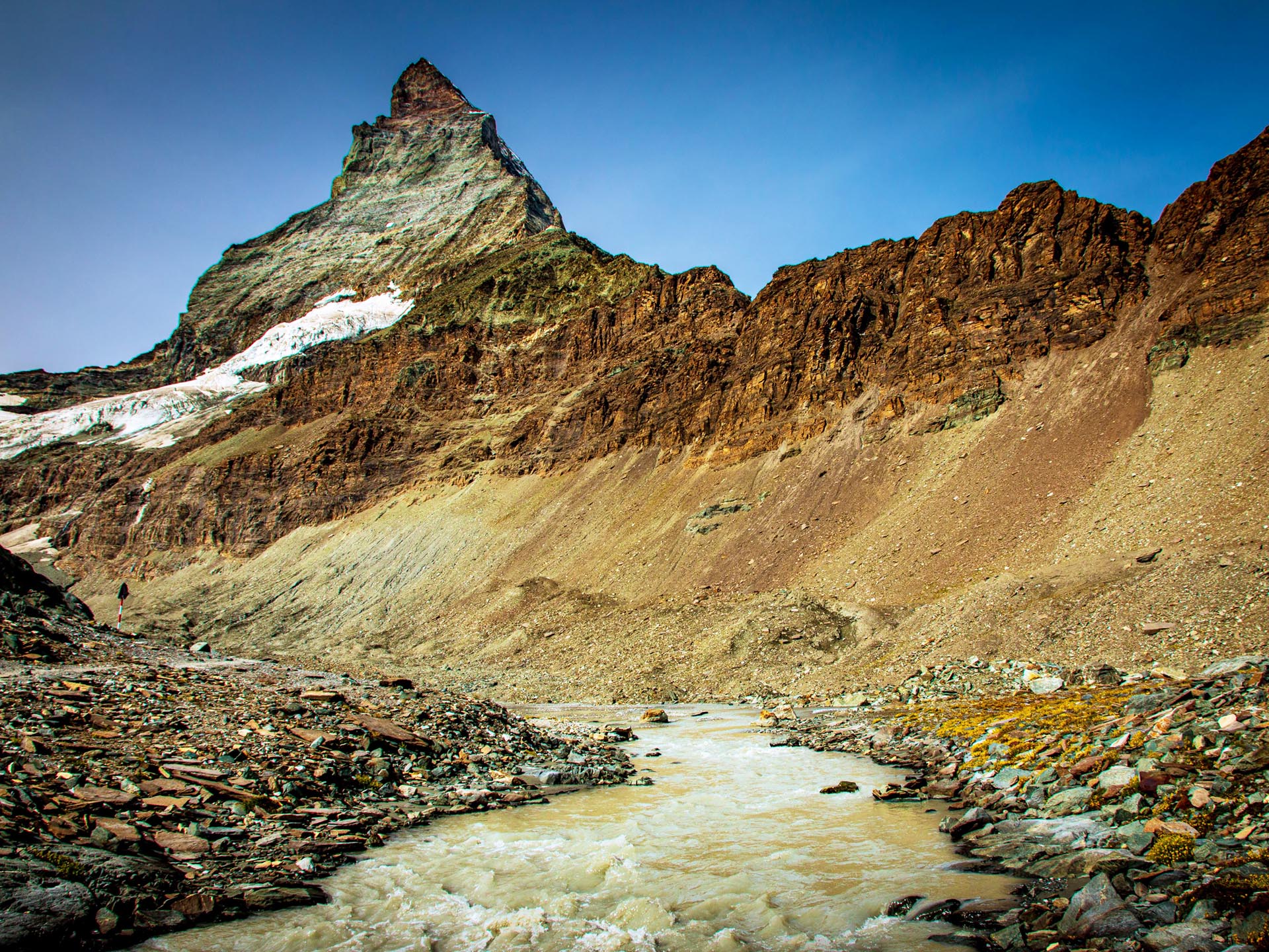 Wanderung unterhalb des Matterhorns